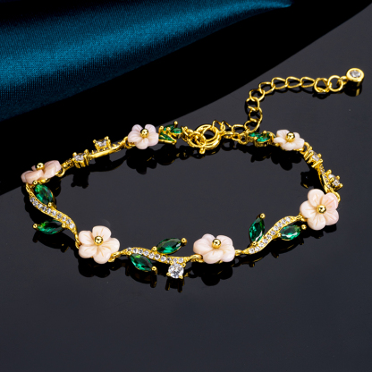 Summer Charm Bracelet - Stylish Seashell Design