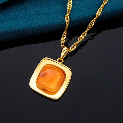 Square Spiny Oyster Cube Necklace – Fashion Shell Choker for Women