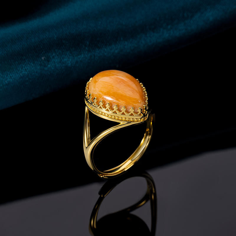 Natural Spiny Oyster Shell Teardrop Ring – Contemporary Luxury with Sophisticated Elegance