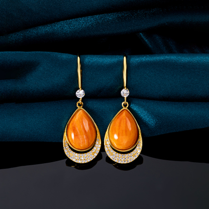 Vintage Teardrop Earrings in Spiny Oyster Shell – Timeless Elegance & Artisan Craftsmanship