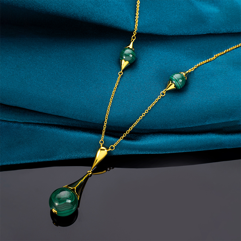 Natural Malachite Necklace – Luxe Boho Elegance