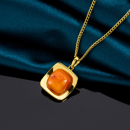Minimalist Square Spiny Oyster Necklace - 18K Gold Plated Collarbone Chain with Hypoallergenic Finish