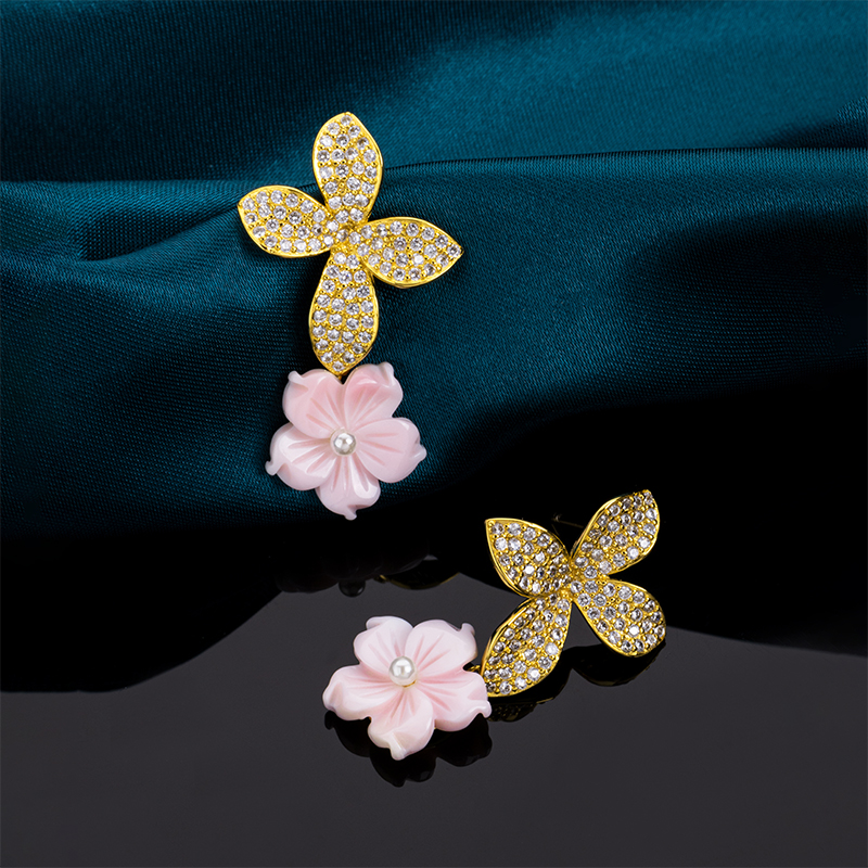 Fashion Queen Conch Shell Floral Earrings - Sparkling