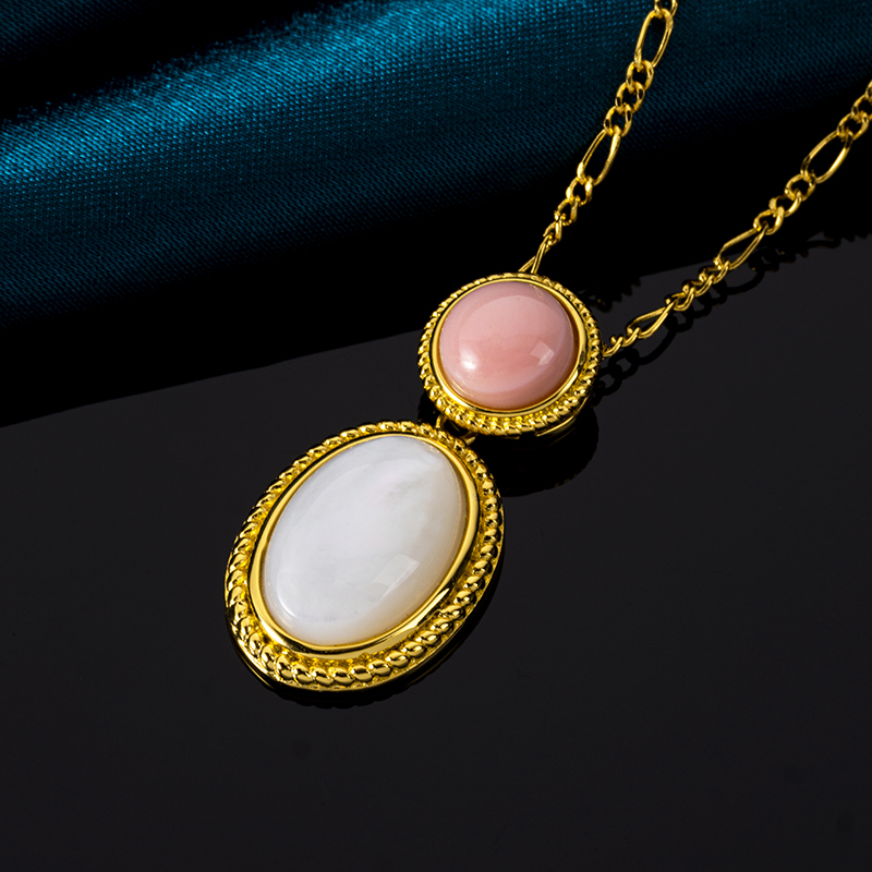 Queen Conch & Pearl Necklace | Oceanic Elegance