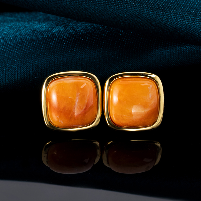 Minimalist Square Natural Spiny Oyster Ear Studs - Elegant Shell Jewelry