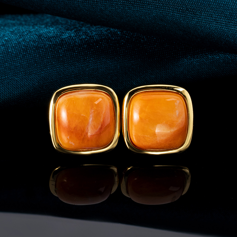 Minimalist Square Natural Spiny Oyster Ear Studs - Elegant Shell Jewelry