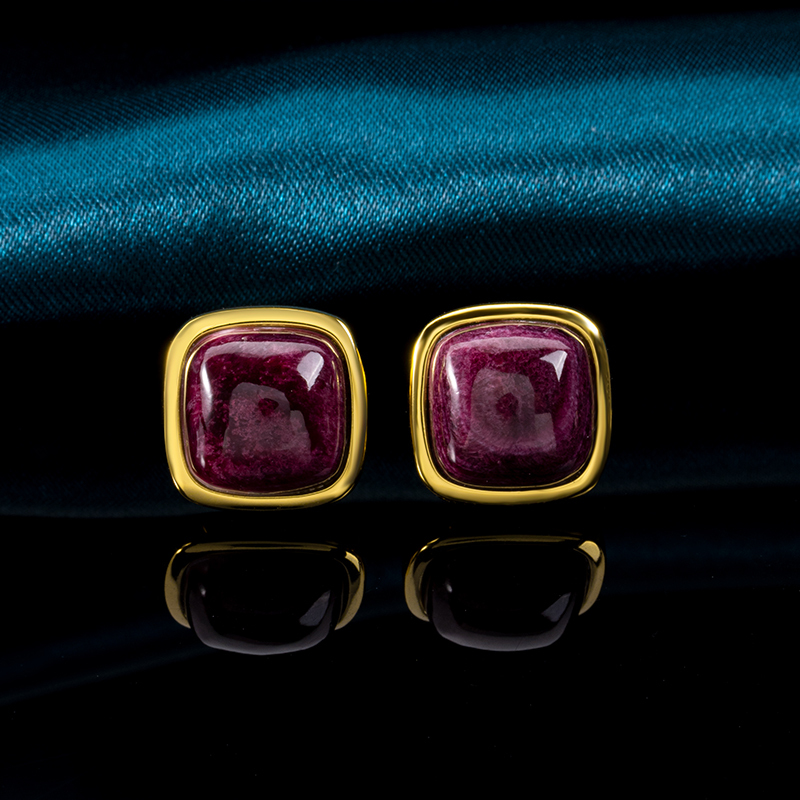 Sophisticated Purple Square Spiny Oyster Studs