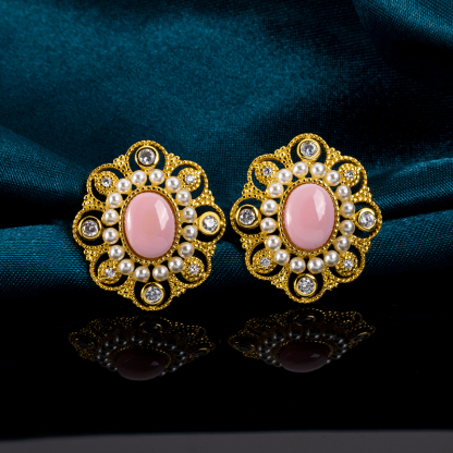 Natural Queen Conch Oval Studs - Antique Royal Style