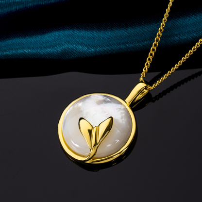 Mermaid Round Mother of Pearl Necklace
