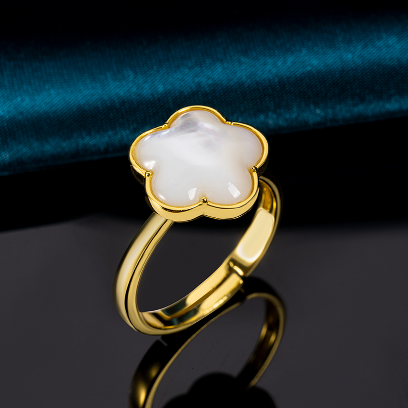 Iridescent White MOP Blossom Ring Vintage
