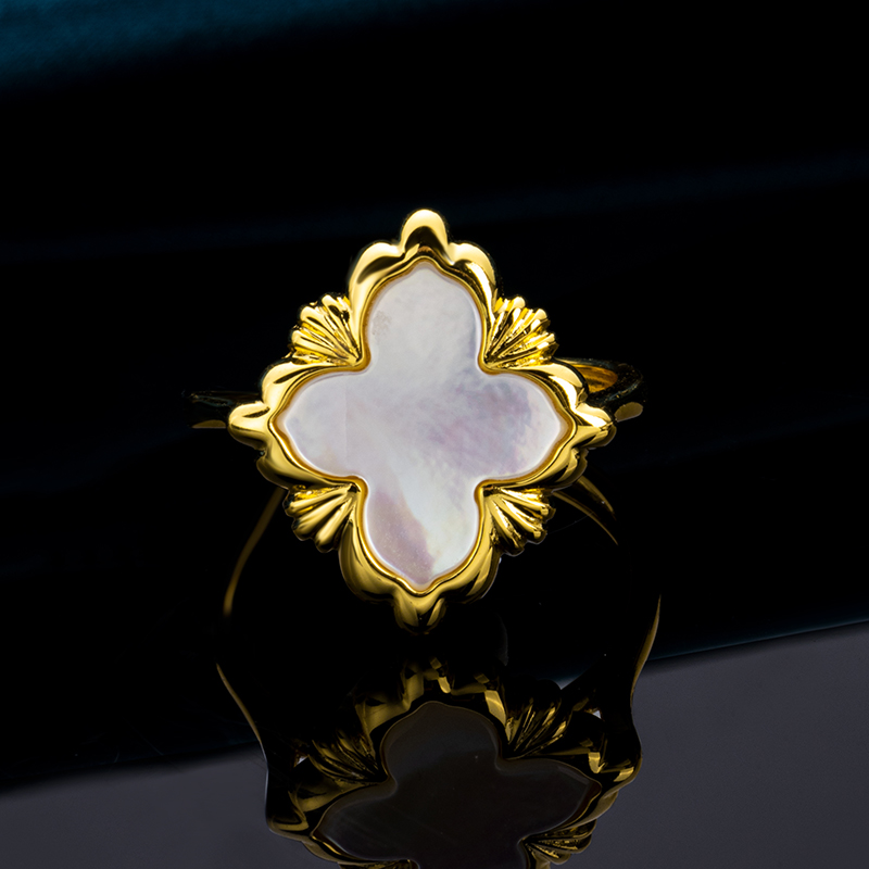 Mother of Pearl Clover Ring | French Vintage