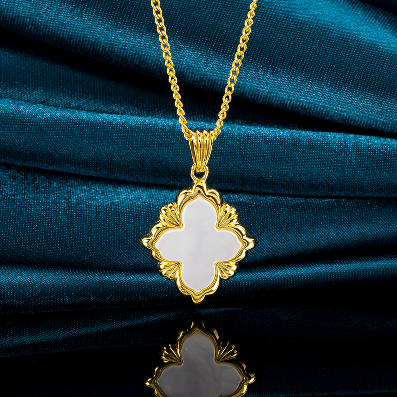 Retro White MOP Four-Leaf Clover Pendant