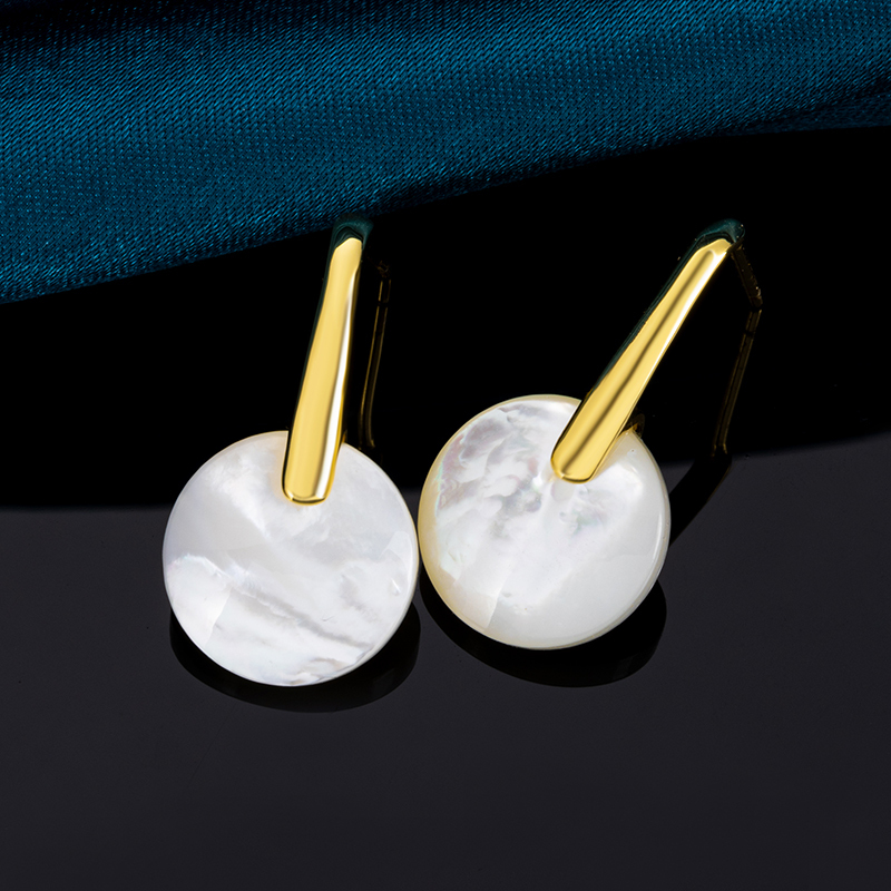 Geometric Hoops Flattering for Round Faces