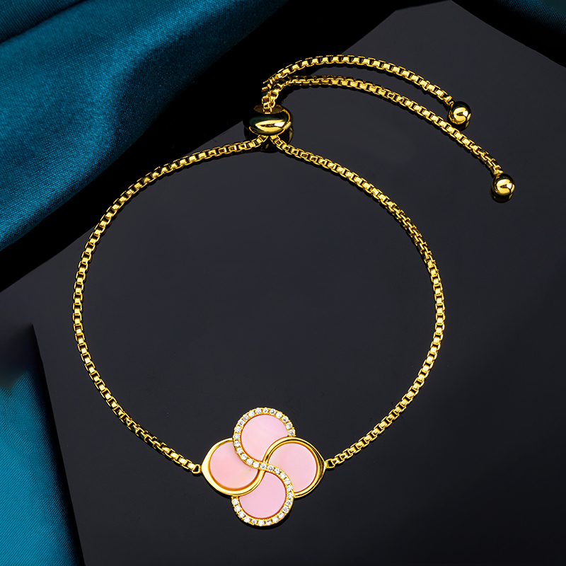 Queen Conch Clover Bracelet | Delicate Pink Minimalist