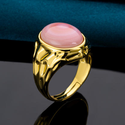 Oval Queen Conch Ring - Textured Hammered Elegance