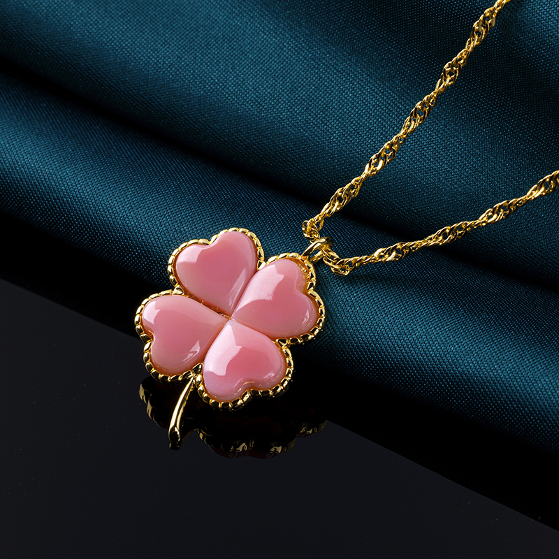 Sweetheart Clover Necklace - Pink Queen Conch, Luxe Collar Chain