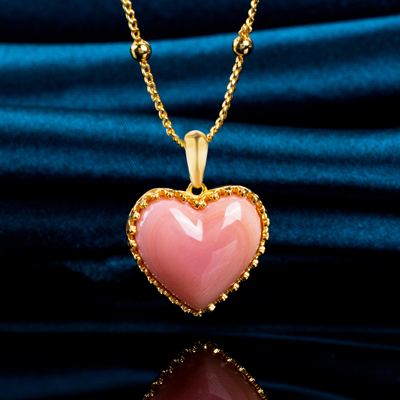 Girly Pink Queen Conch Heart Necklace with 18K Gold Chain