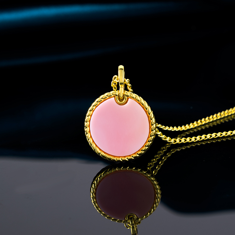 Natural Queen Conch Round Vintage Choker | French Style