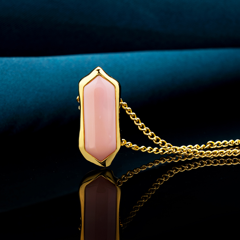 Minimalist Geometric Queen Conch Necklace | Unique Choker