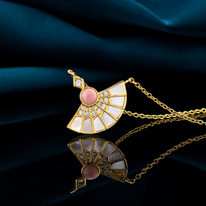 Mother of Pearl & Conch Shell Pendant Necklace | Women's Petite Collarbone Chain