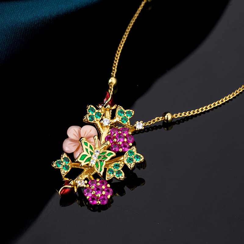 Carved Queen Conch Necklace: Blossom & Leaf Motif | Unique Artisan