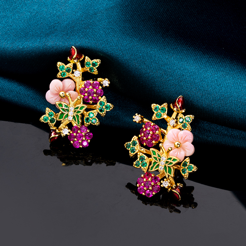 Queen Conch Flower Earrings: Exquisite & Trendy Studs for Women