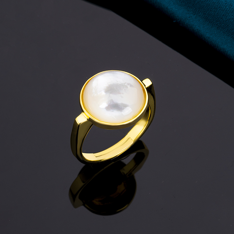 French Minimalist Natural Mother-of-Pearl Ring