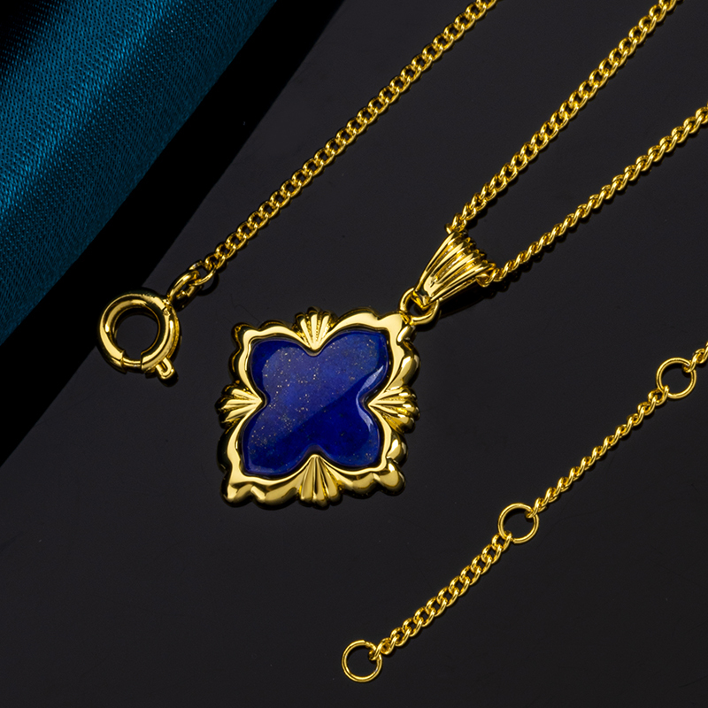 French Vintage Palace-Style Pendant Choker Necklace