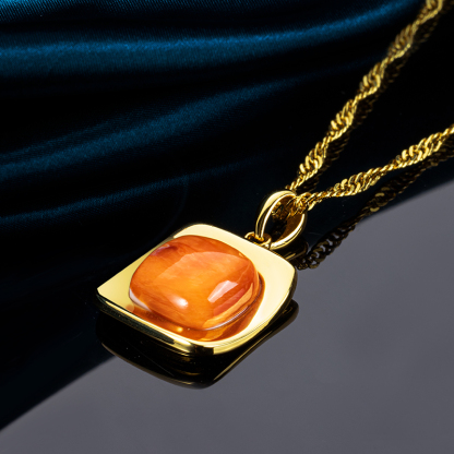 Square Spiny Oyster Cube Necklace – Fashion Shell Choker for Women