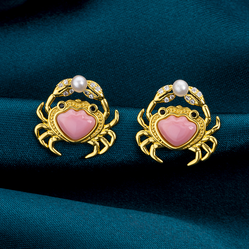 Chic Queen Conch Crab Stud Earrings
