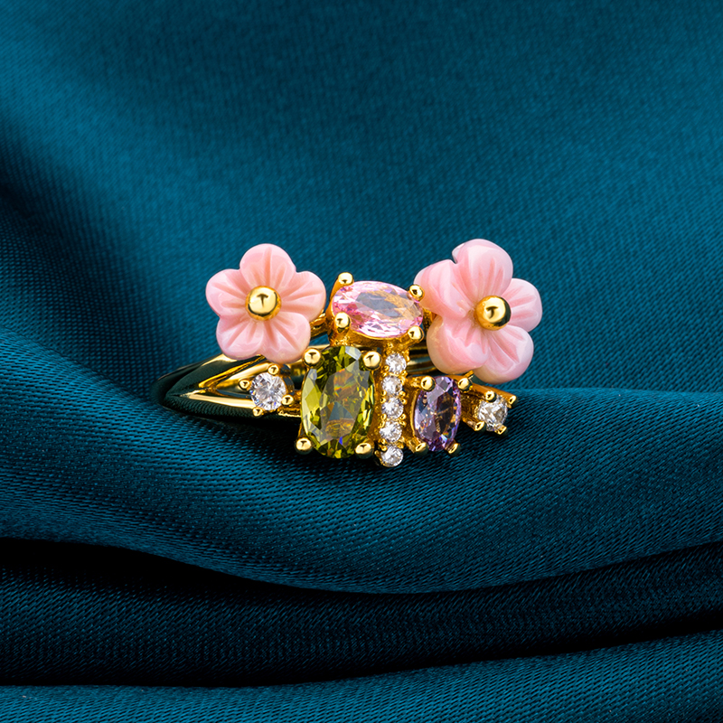 Natural Queen Conch Floral Ring – Earthy Elegance