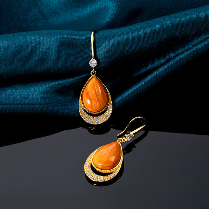 Vintage Teardrop Earrings in Spiny Oyster Shell – Timeless Elegance & Artisan Craftsmanship