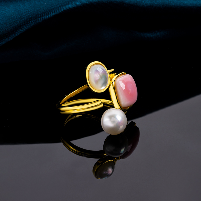 Square Conch Ring - Bold Queen Shell Statement Jewelry