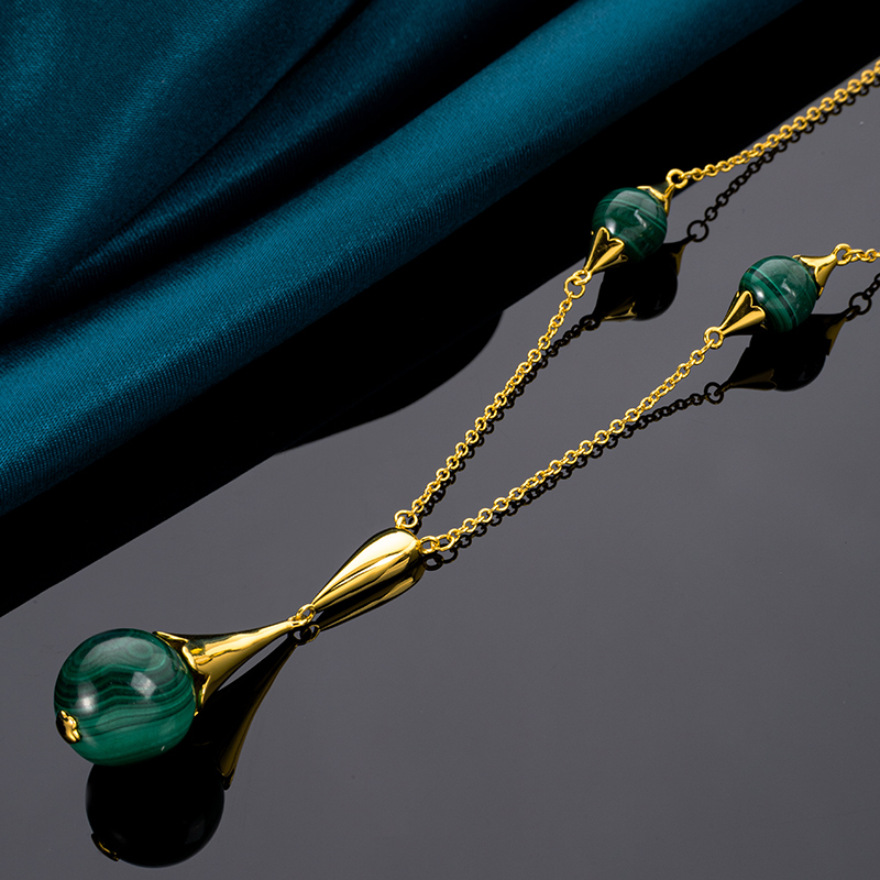 Natural Malachite Necklace – Luxe Boho Elegance