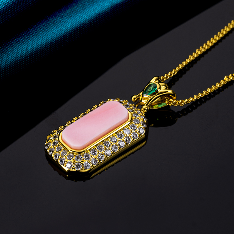 Natural Queen Conch Square Pendant - French Classic
