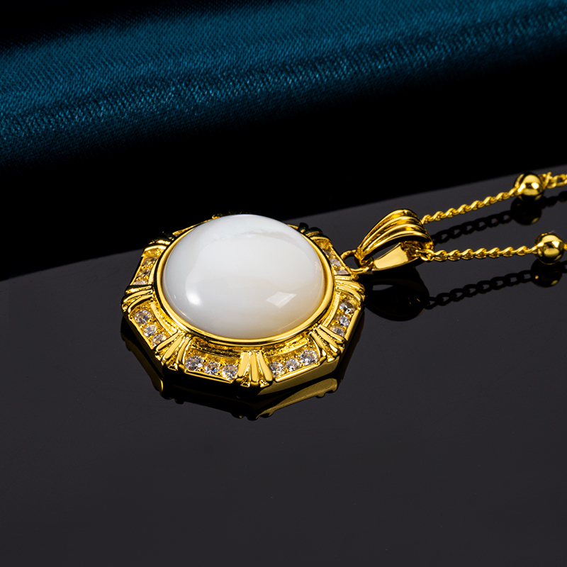 Dazzling Natural MOP Diamond Pendant Necklace