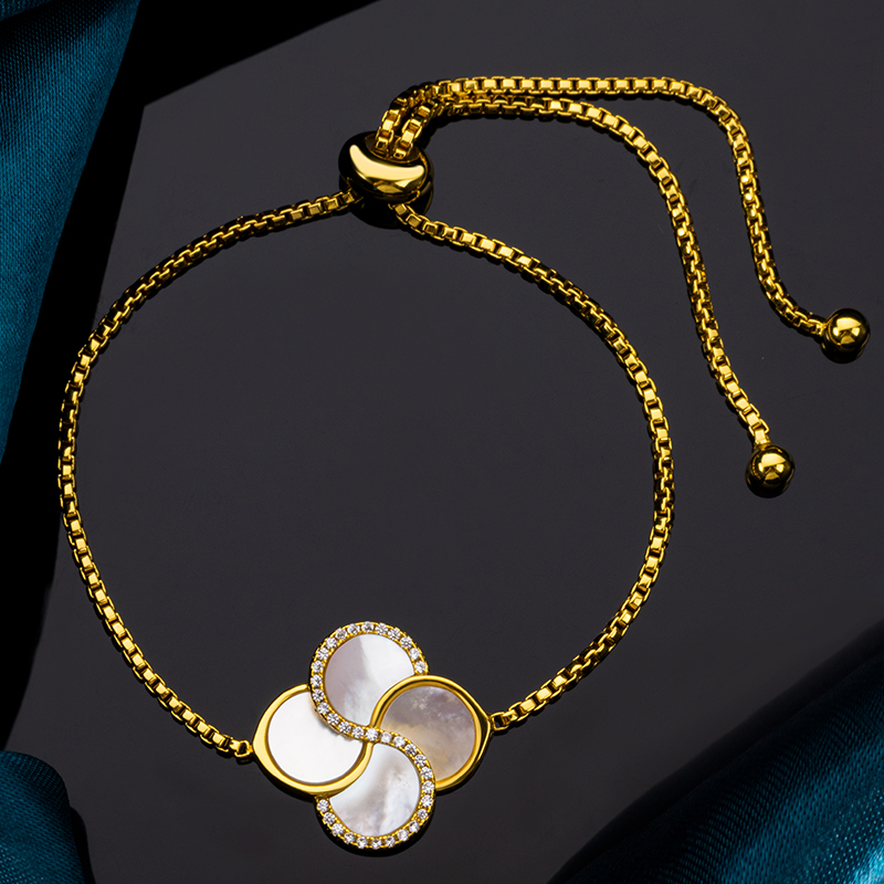 Lucky Clover MOP Bracelet Natural