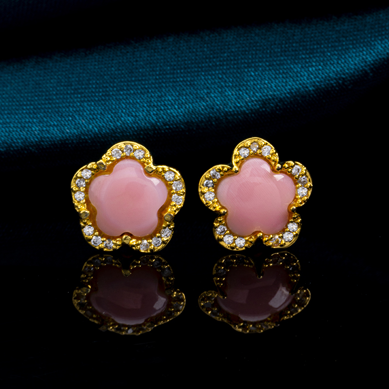 Natural Pink Queen Conch Blossom Stud Earrings