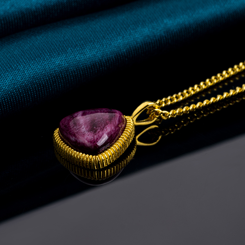 Natural Royal Purple Spiny Oyster Pendant