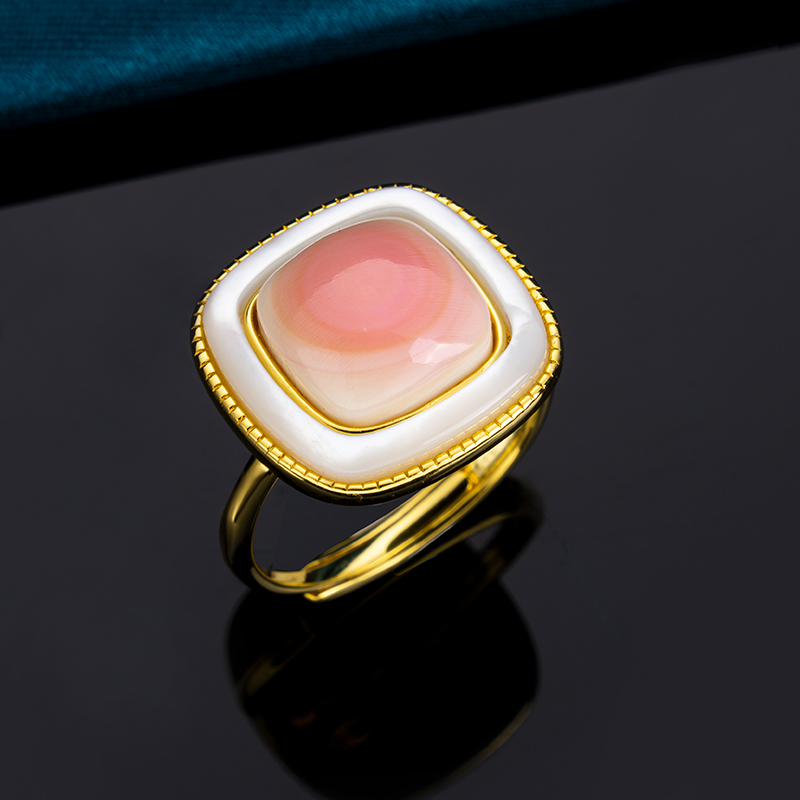 Sugar Loaf Queen Conch Adjustable Open Ring