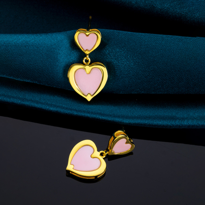 Sweet Interlocking Hearts Conch Studs