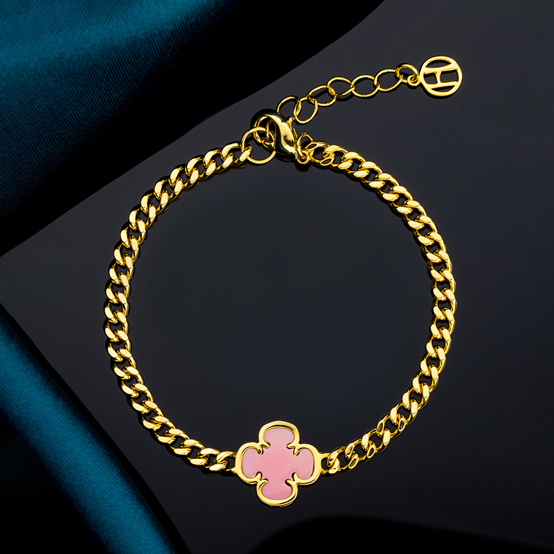 Queen Conch Clover Cuban Link | Pink Shell Bracelet
