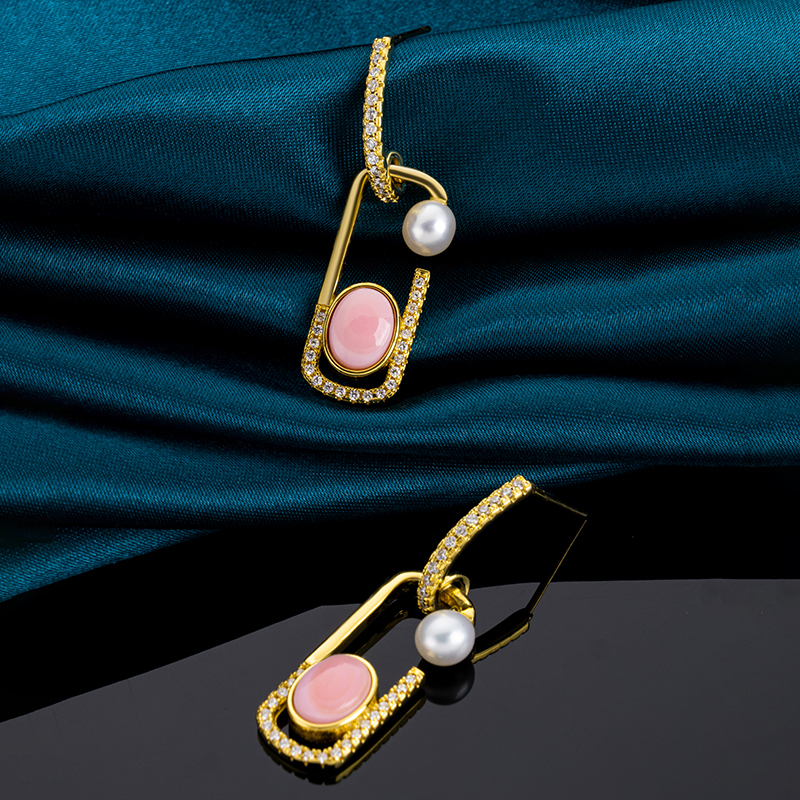 Natural Conch Shell & Pearl Geometric Drop Earrings