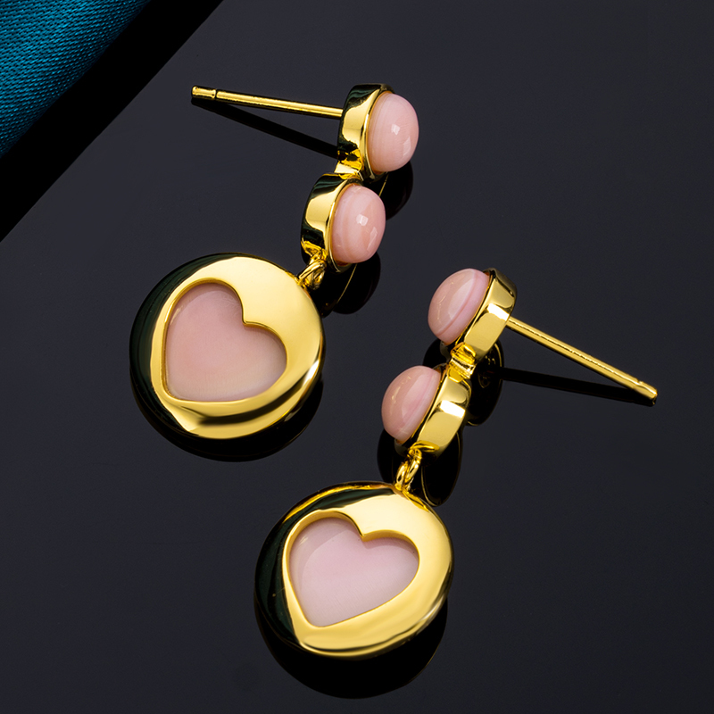 Delicate Heart Queen Conch & Pink Tassel Drop Earrings