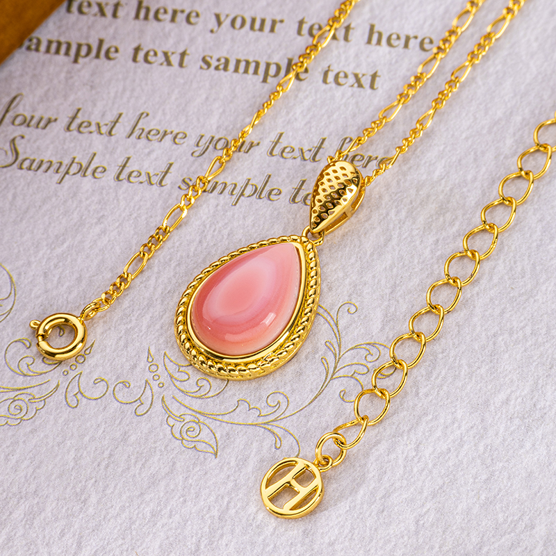 Vintage Palace Style Luxury Noble Queen Conch Shell Teardrop Dangle Earrings