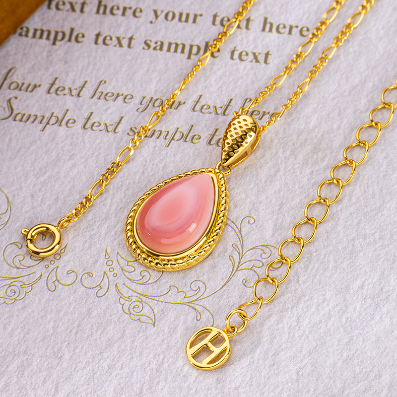 Vintage Palace Style Luxury Noble Queen Conch Shell Teardrop Dangle Earrings