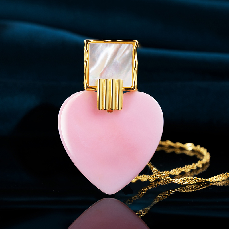 Pink Conch Love Necklace - Beachy Peach Charm, Effortless Sweet