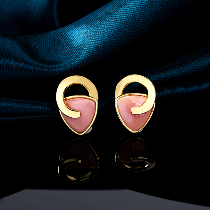 Petite Triangle Queen Conch Studs | Unique Chic Design