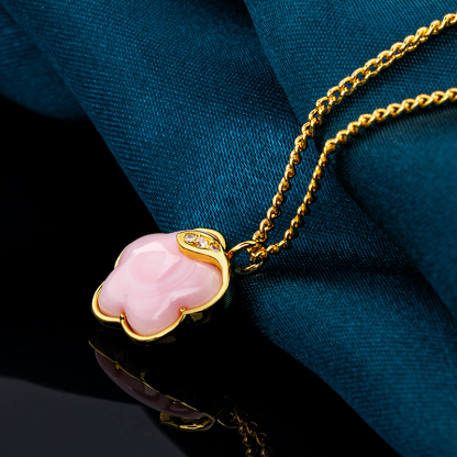 Unique Fresh Plum Blossom Necklace | Queen Conch Shell