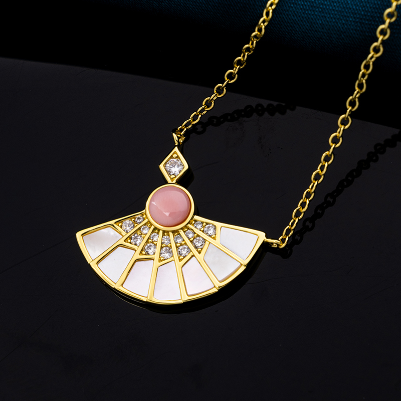 Mother of Pearl & Conch Shell Pendant Necklace | Women's Petite Collarbone Chain